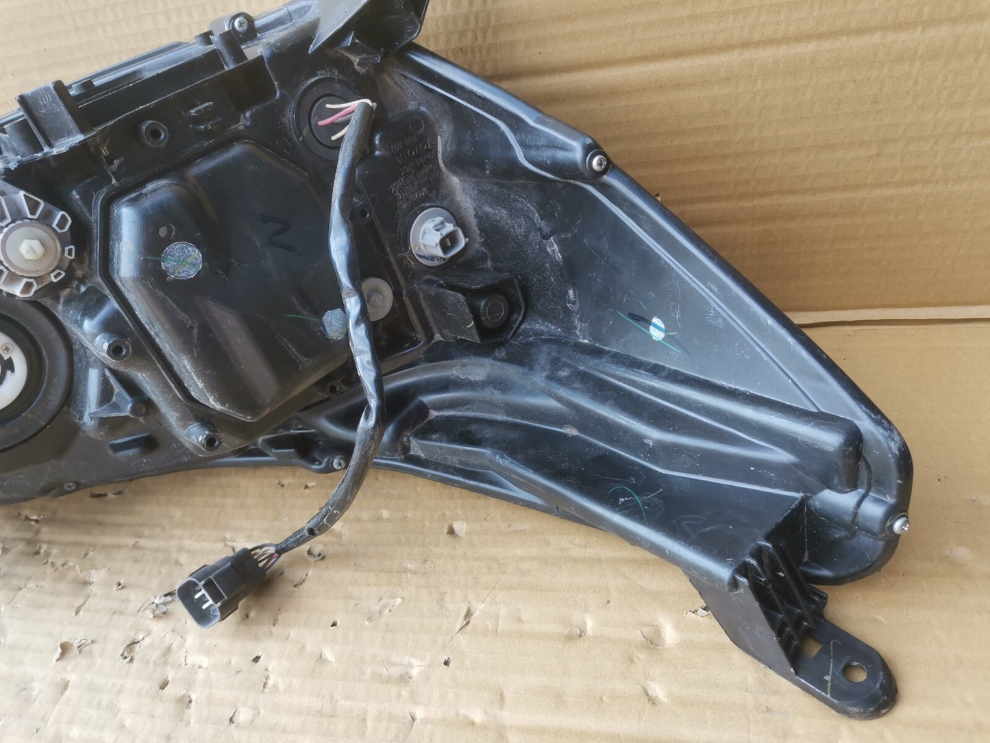 TOYOTA HILUX 2015-2019 PASSENG SIDE LEFT FULL LED XENON HEADLIGHT GENUINE tohi14