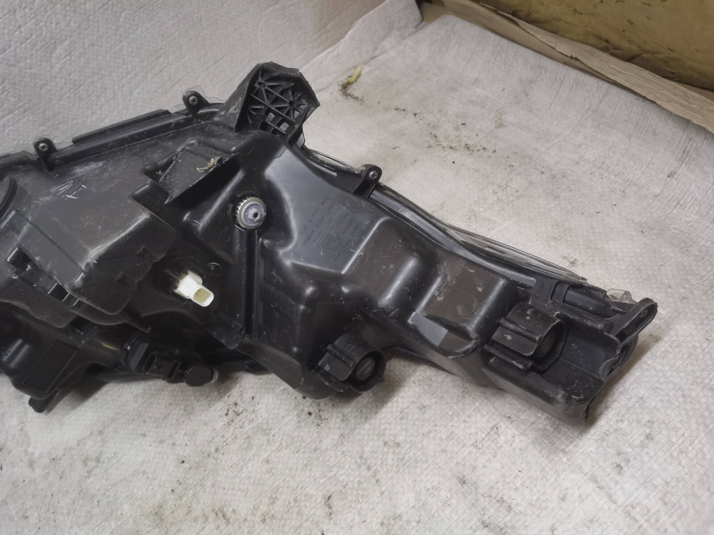 TOYOTA YARIS 2020 2021 2022 LED PASSENGERSIDE N/S LEFT GENUINE HEADLIGHT to12