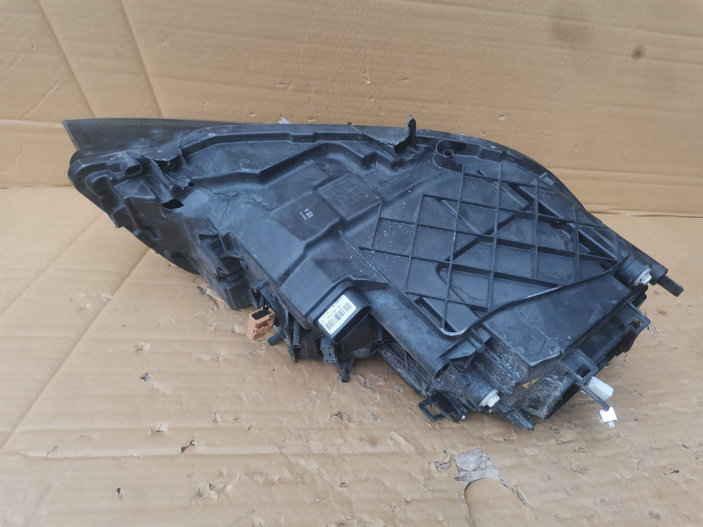 Volkswagen Touareg II 2016 Left front headlight headlamp 7P2941751A vwta107