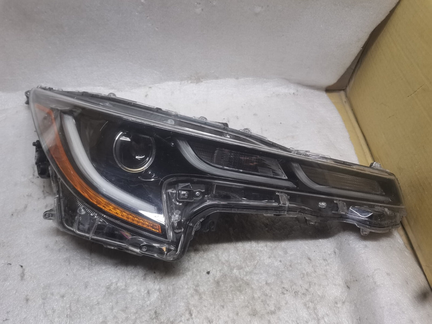 Toyota Corolla 2020 2021 RH Right LED usa Headlight OEM 81110-12L00 toco23