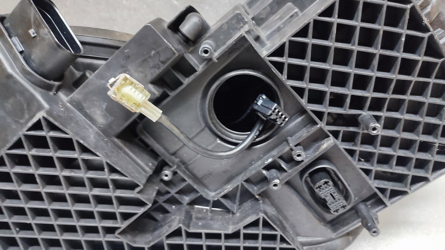 VOLKSWAGEN TIGUAN HEADLIGHT XENON FRONT RIGHT DRIVER SIDE R LINE MK1 vw142